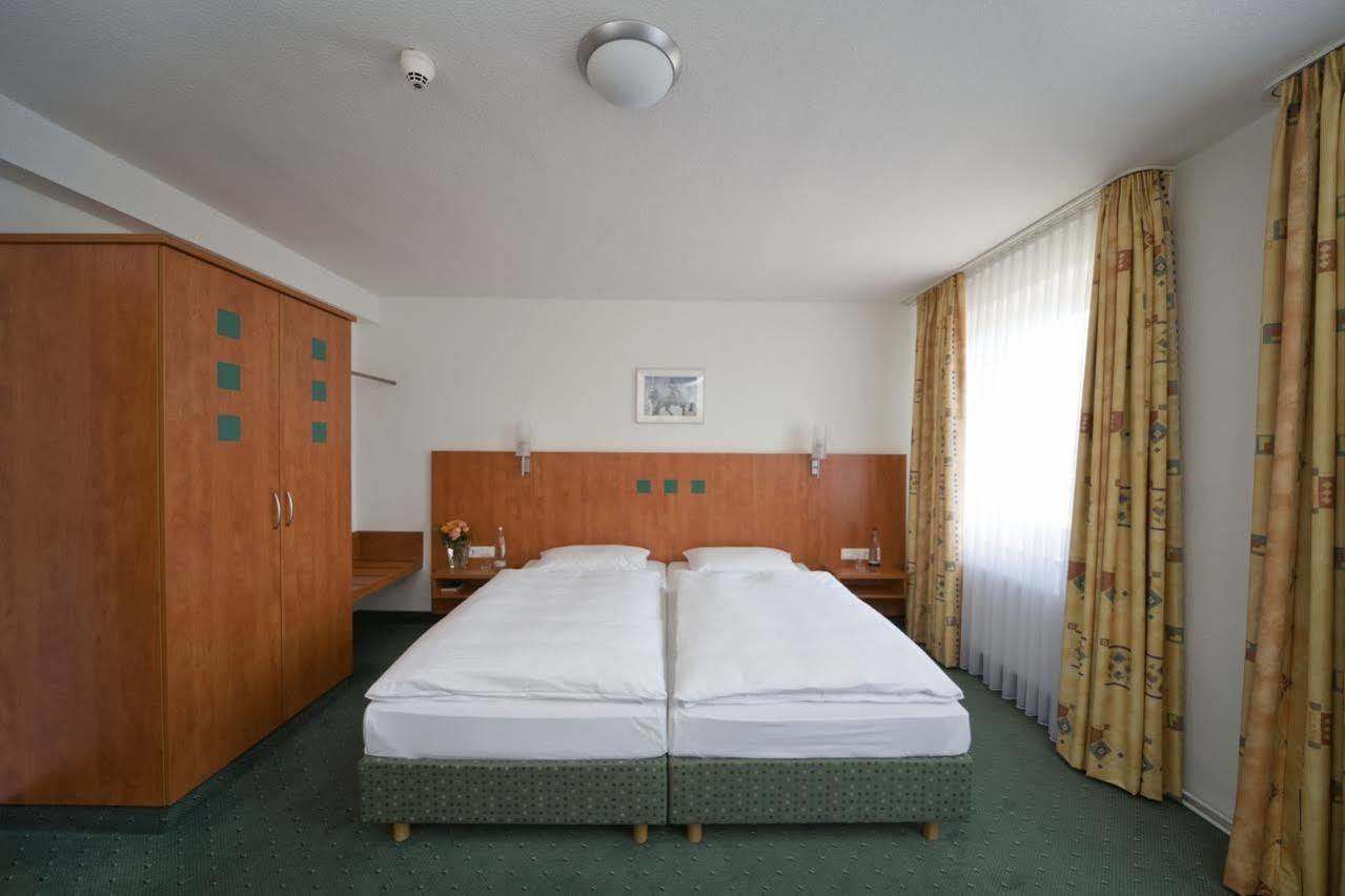 Stadthotel Duesseldorf Стая снимка